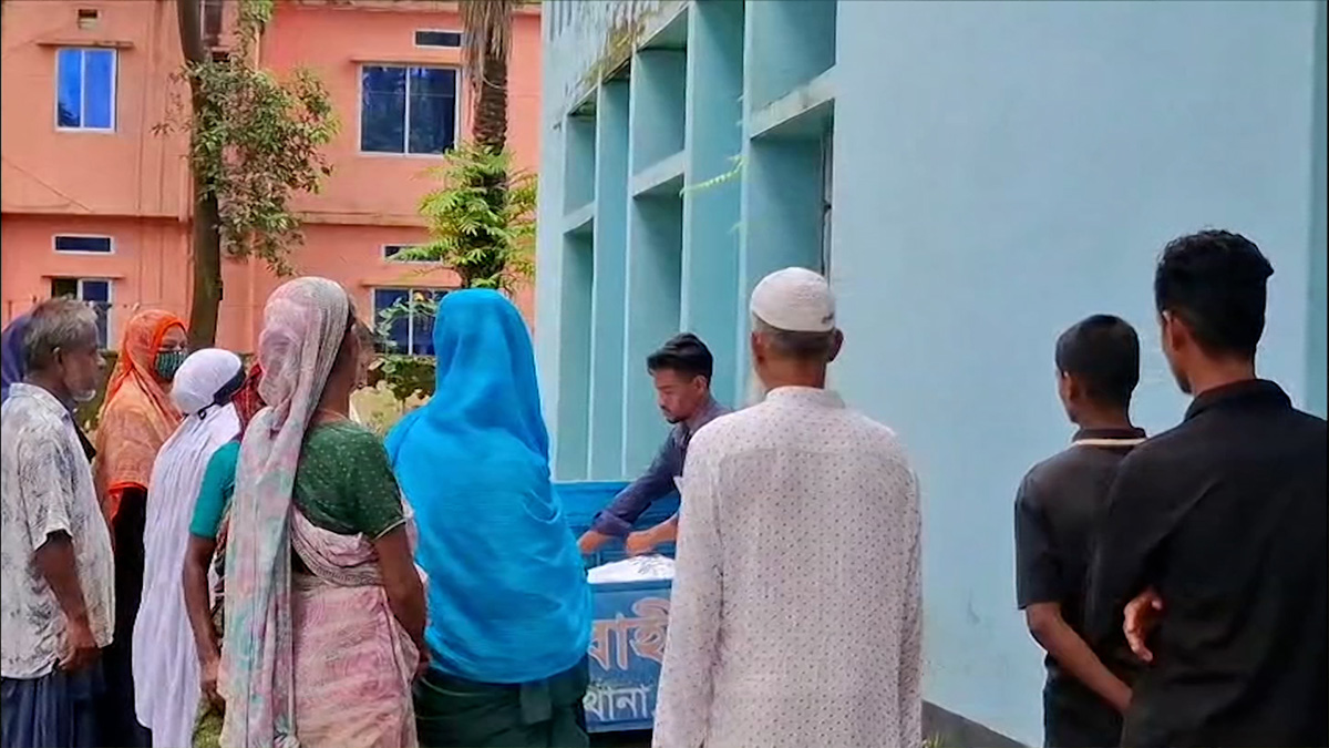 নেত্রকোণায় স্বামী-স্ত্রীর ঝুলন্ত মরদেহ উদ্ধার