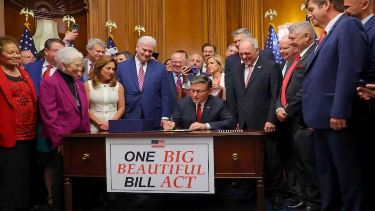 ট্রাম্পের আলোচিত ‘বিগ বিউটিফুল বিল’ পাস