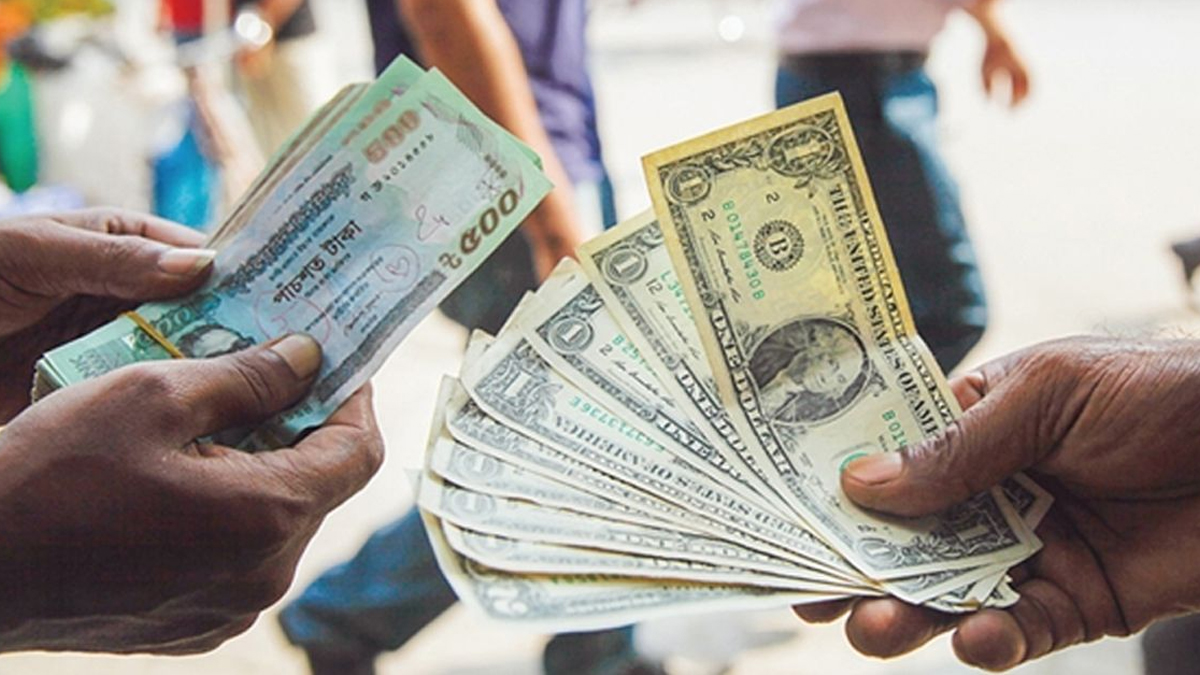গত এক মাসে ডলারের মান কমেছে ৯ শতাংশের বেশি, তার মধ্যেও কমলো টাকার মান