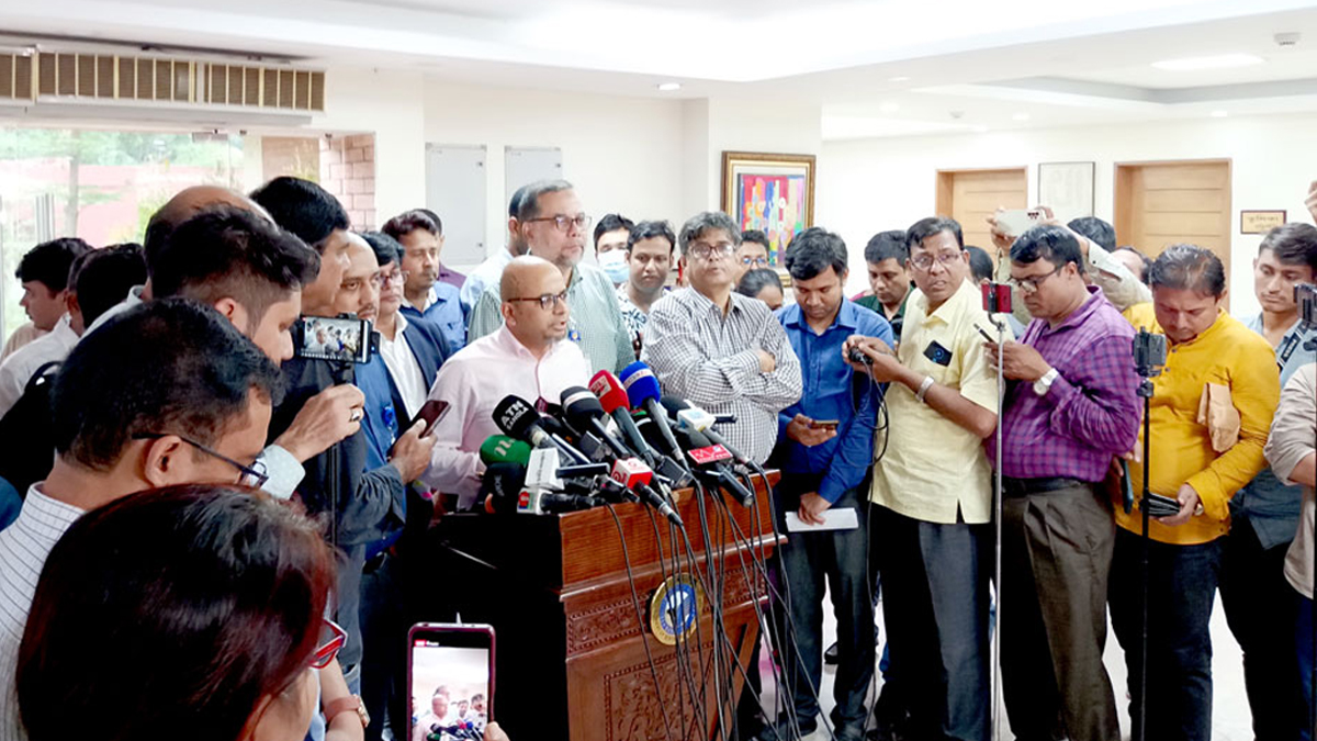 টেলিযোগাযোগ লাইসেন্স ঘিরে মাফিয়াদের রোষানলে পড়েছি: ফয়েজ আহমদ তৈয়্যব