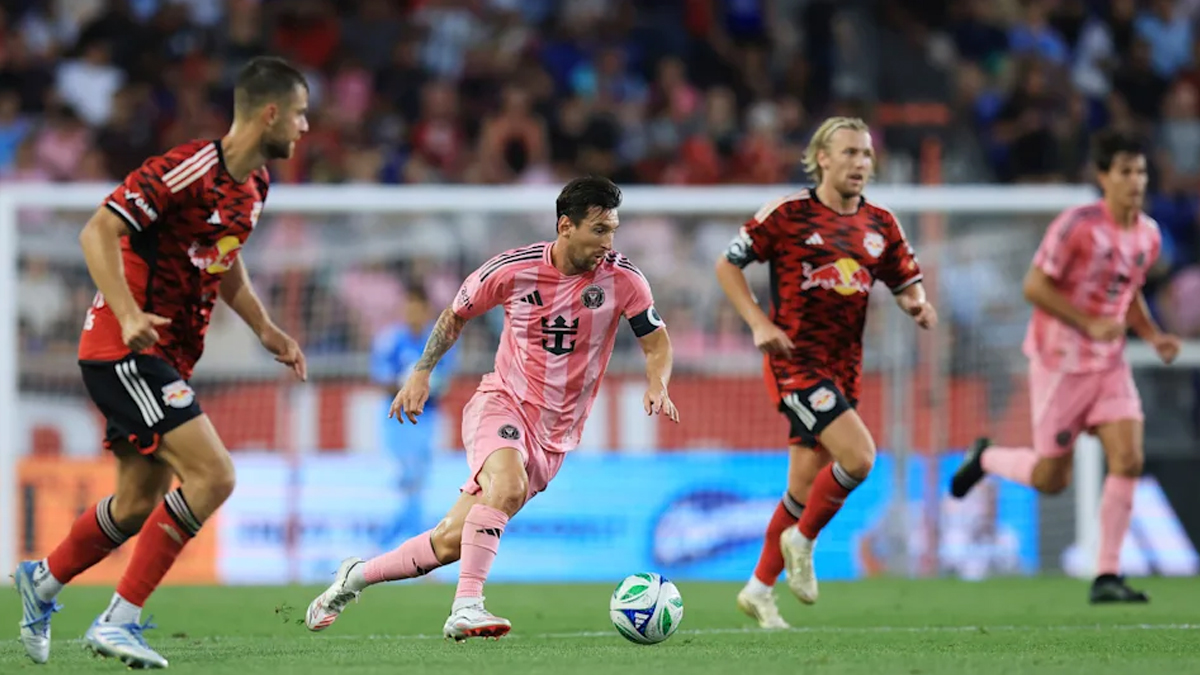 মেসি ম্যাজিকে মায়ামির বড় ব্যবধানে জয়