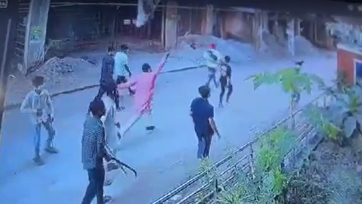 পল্লবীতে ৫ কোটি টাকা চাঁদা না দেয়ায় ব্যবসা প্রতিষ্ঠানে হামলা, গুলিবিদ্ধ ১