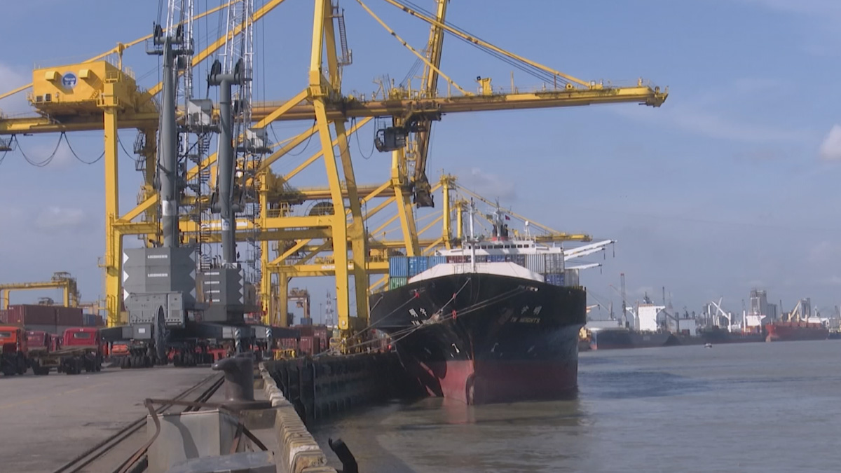 সার্ভার জটিলতায় চট্টগ্রাম কাস্টম হাউসে শুল্কায়ন কার্যক্রম ব্যাহত