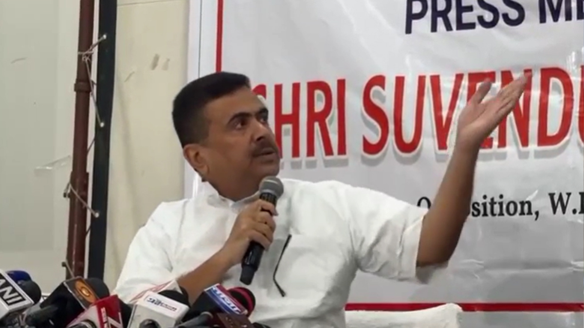 মমতার সঙ্গে পার্থক্য বোঝাতে ফের বাংলাদেশ ও ইউনূস প্রসঙ্গ টানলেন শুভেন্দু