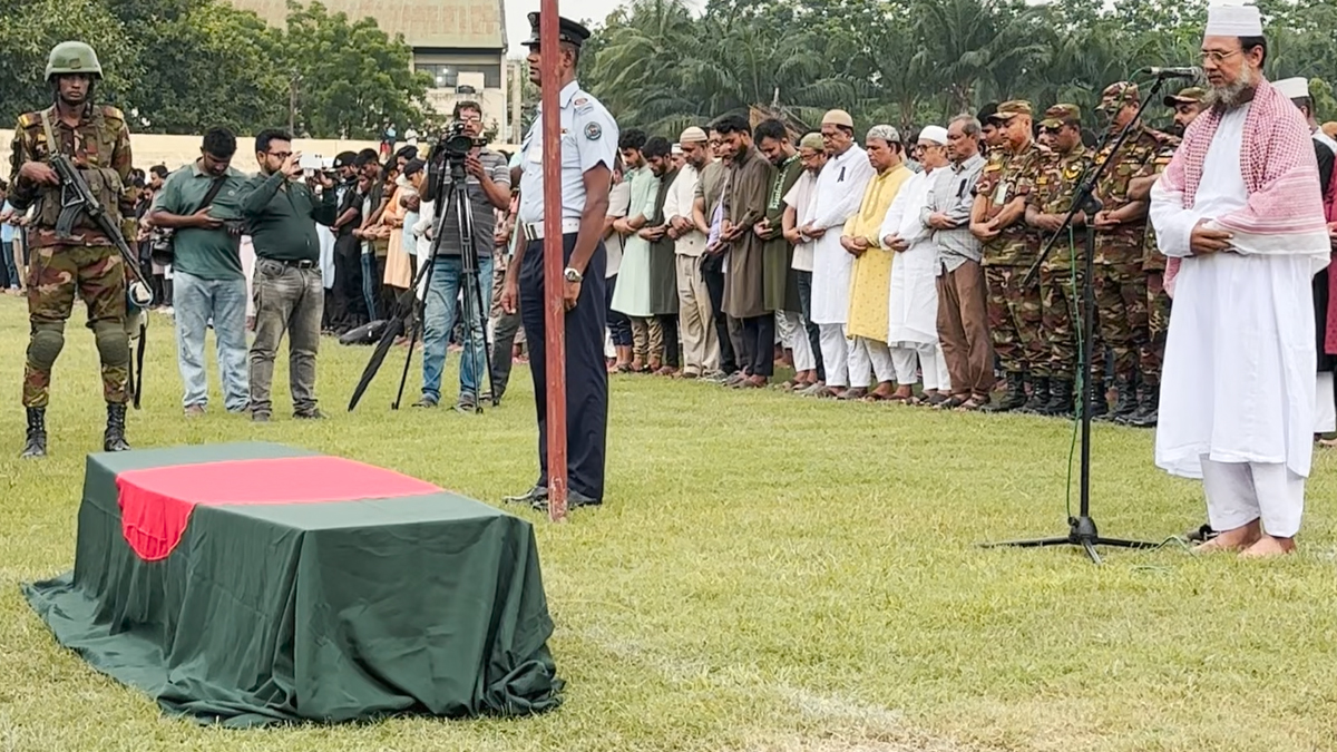 চোখের জলে চিরবিদায় পাইলট তৌকিরের