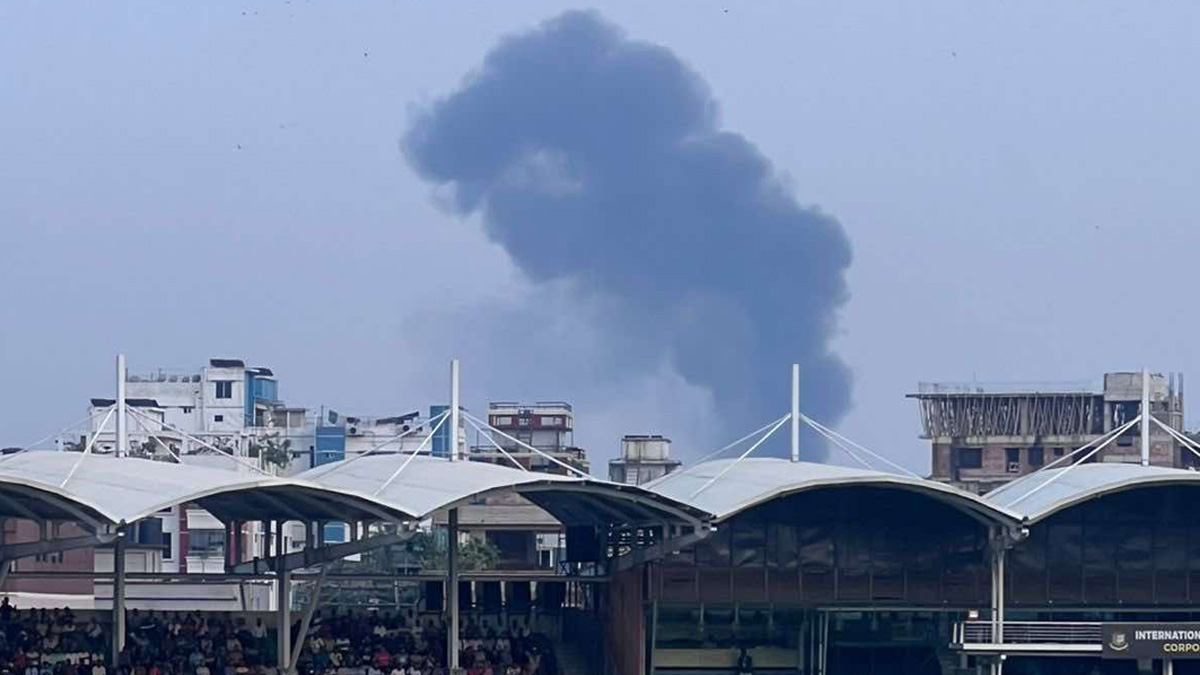 শেওড়াপাড়ায় ভবনে লাগা আগুন নিয়ন্ত্রণে