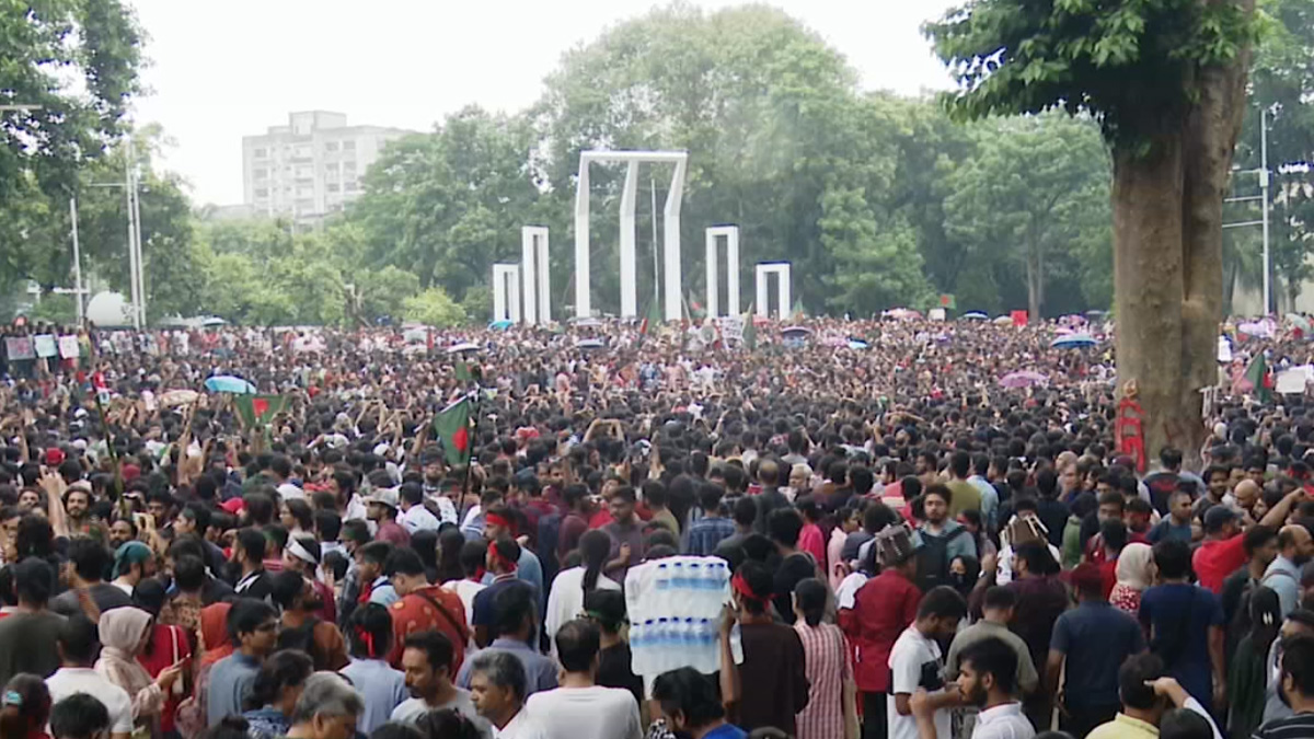 ৩ আগস্ট ২০২৪: শহীদ মিনার থেকে ঘোষিত হয় সরকার পতনের এক দফা
