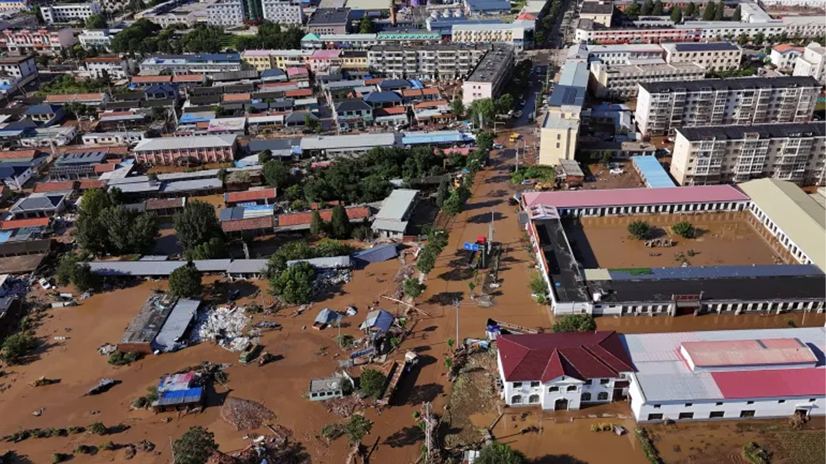 বেইজিংয়ে ভয়াবহ বন্যা, এক বৃদ্ধাশ্রমেই মারা গেলেন ৩১ জন