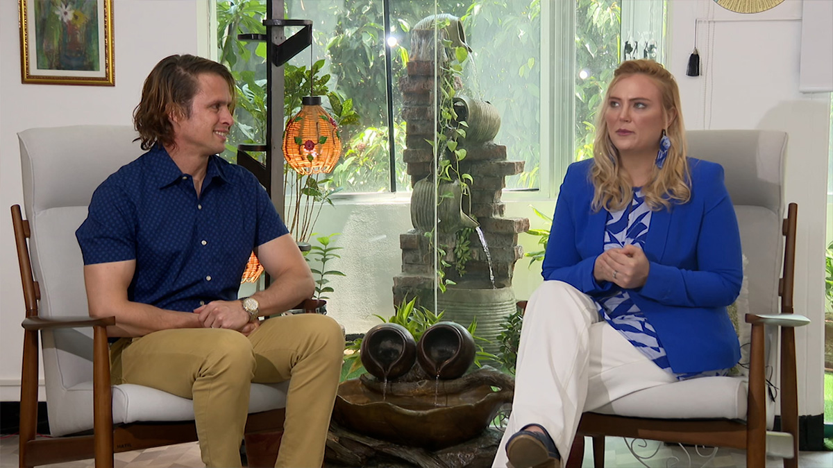 ফরিদপুরে নারীদের স্বাবলম্বী করে তুলছেন ভিনদেশি দম্পত্তি, হতে চান নাগরিক