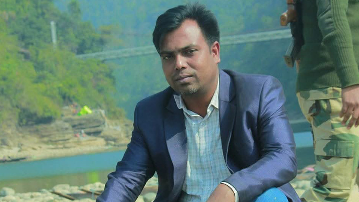 গাজীপুরে সাংবাদিককে প্রকাশ্যে কুপিয়ে হত্যা