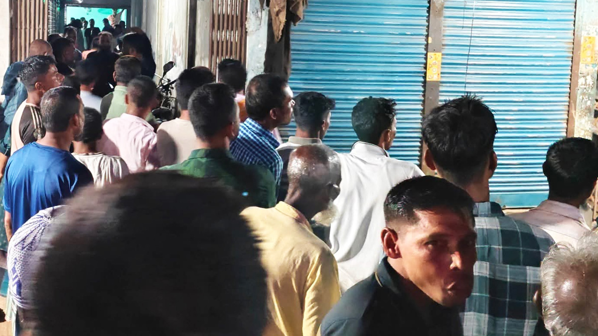 গাইবান্ধায় পাওনা টাকার জেরে তাণ্ডবের উপক্রম, সেনা হস্তক্ষেপে শান্ত পরিস্থিতি