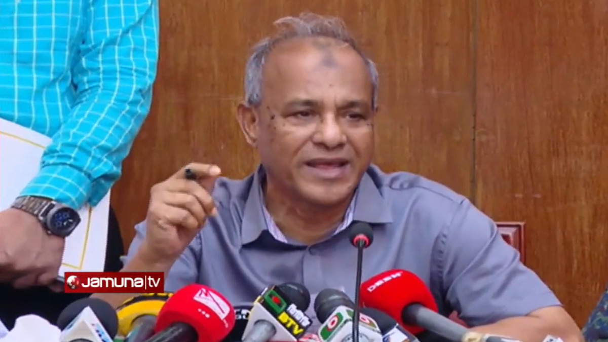 ফরিদপুরে সড়ক অবরোধকারীরা বিকেলের মধ্যে না সরলে ব্যবস্থা: স্বরাষ্ট্র উপদেষ্টা