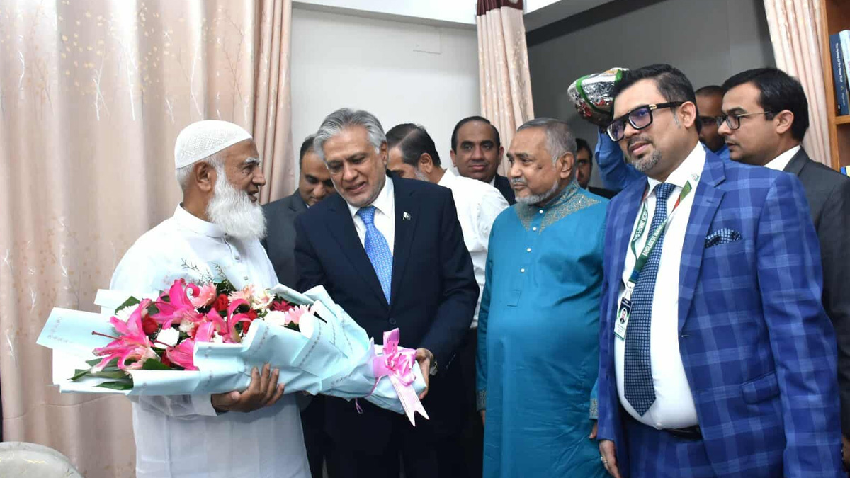 জামায়াত আমিরের সঙ্গে পাকিস্তানের পররাষ্ট্রমন্ত্রীর সাক্ষাৎ