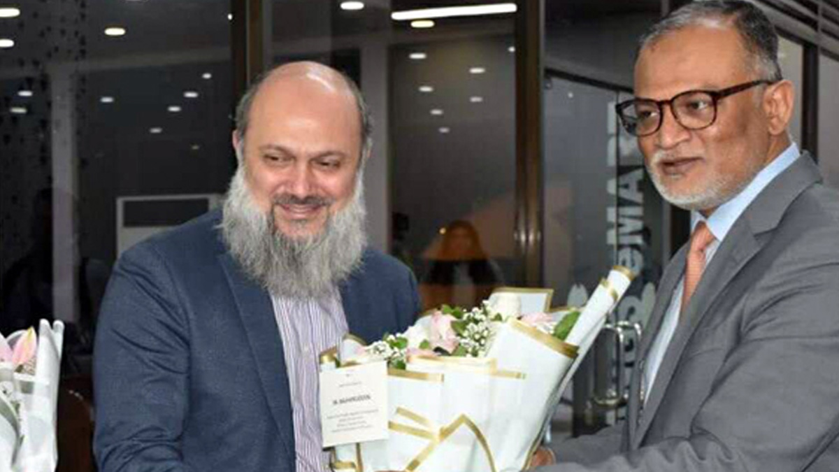 চারদিনের সফরে ঢাকায় পাকিস্তানের বাণিজ্যমন্ত্রী