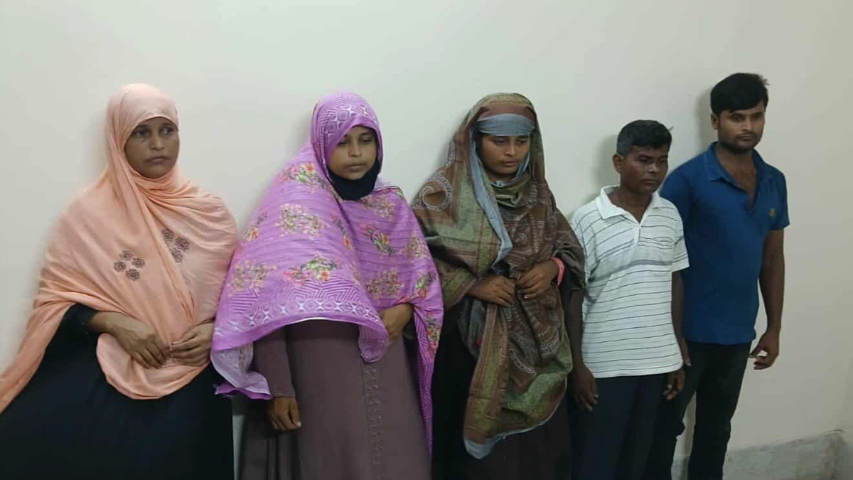 পাবনায় মাকে মারধরের ঘটনায় মামলা দায়ের, ছেলেসহ ৫জন গ্রেফতার