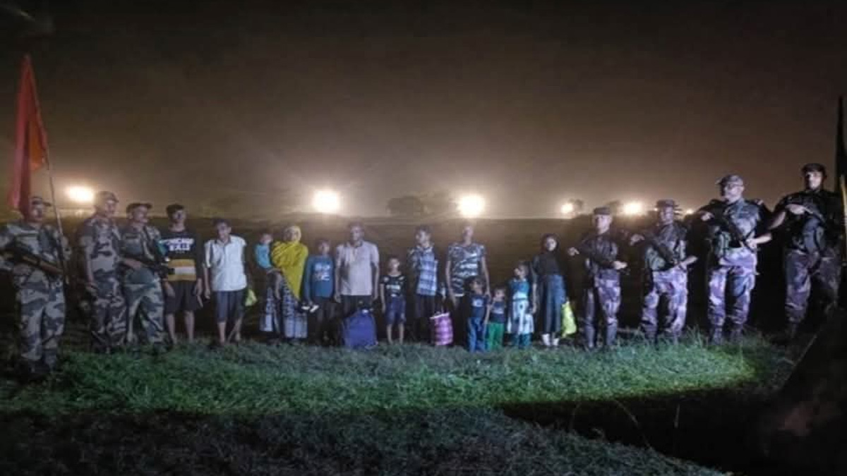 বিজিবি-বিএসএফ পতাকা বৈঠক, ১৩ বাংলাদেশিকে হস্তান্তর