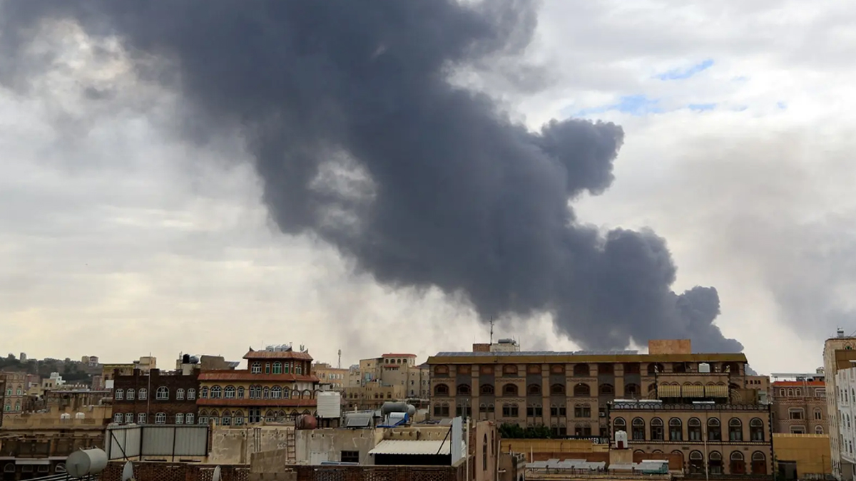 ইয়েমেনে জ্বালানি অবকাঠামো লক্ষ্য করে হামলা ইসরায়েলের