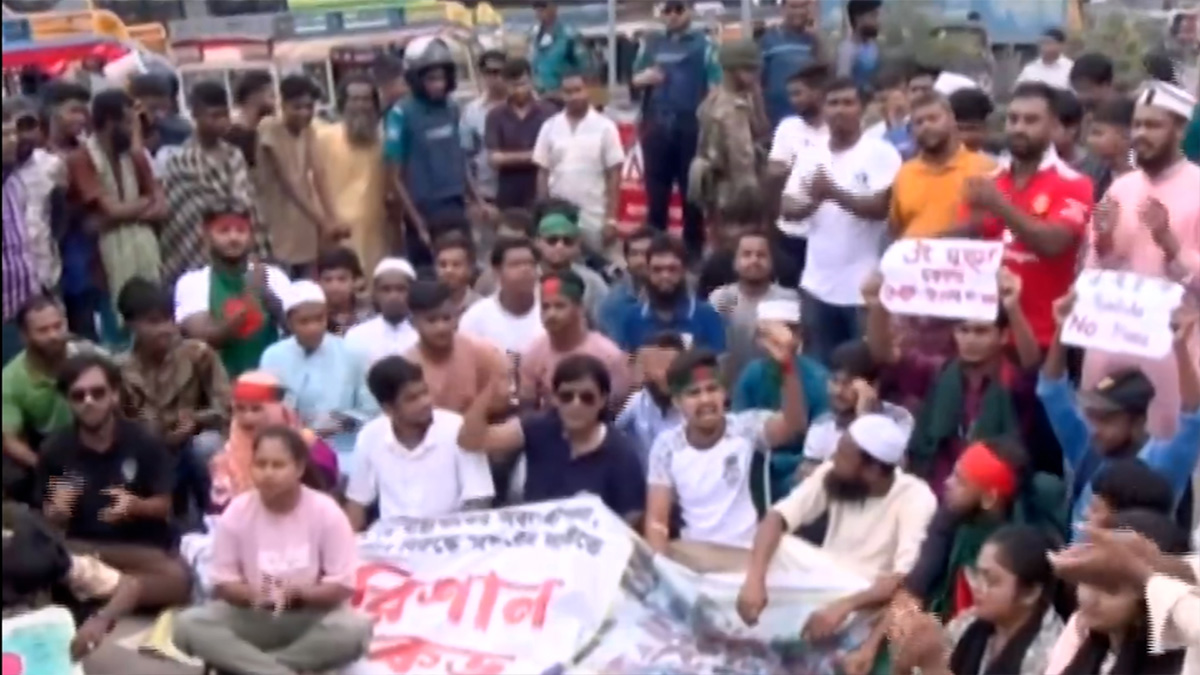 স্বাস্থ্যখাতে অব্যবস্থাপনার প্রতিবাদে আজও বরিশাল-কুয়াকাটা মহাসড়ক অবরোধ