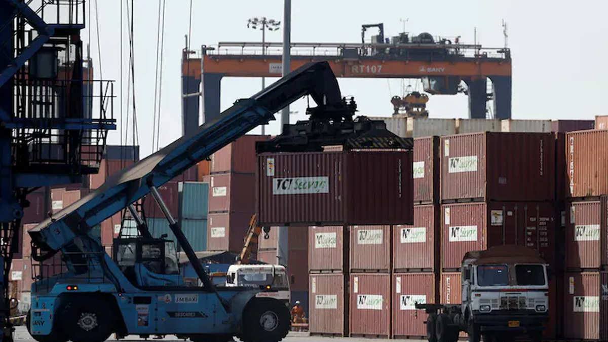 মার্কিন শুল্ক বৃদ্ধিতে বিপাকে ভারতীয় গার্মেন্টস শিল্প: সাময়িকভাবে অর্ডার স্থগিত ওয়ালমার্ট-অ্যামাজনের