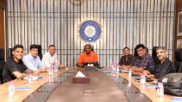 ভারতীয় সিলেক্টররা কয়টা ছয় মেরেছেন?