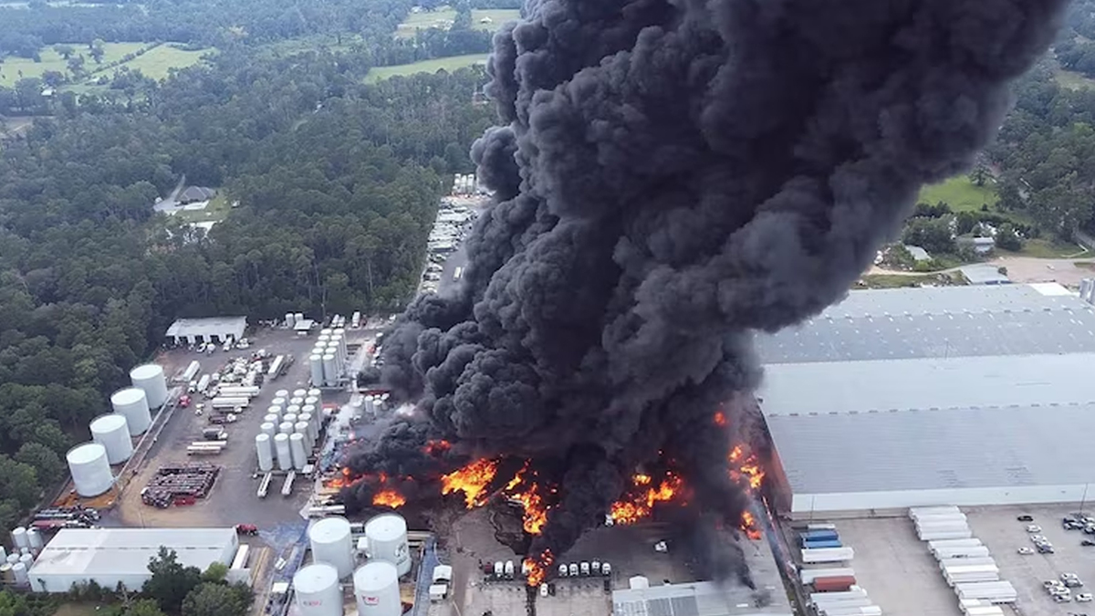 যুক্তরাষ্ট্রের লুইজিয়ানার কারখানায় বিস্ফোরণ