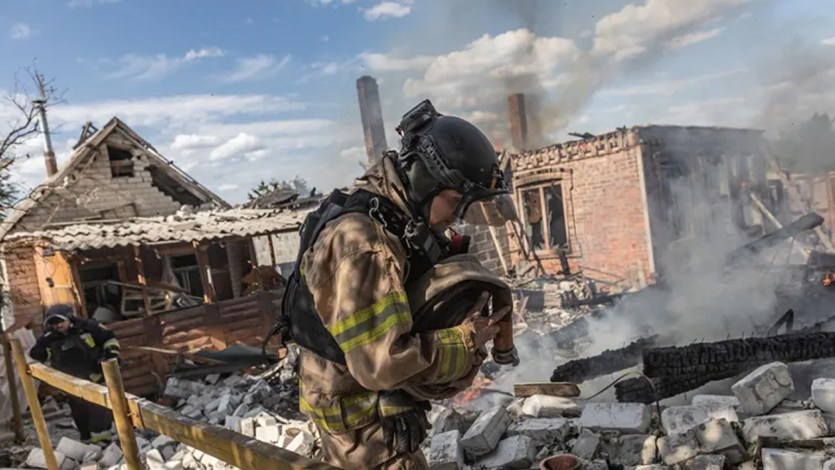 প্রায় সাড়ে ৩ বছরে রাশিয়া-ইউক্রেন যুদ্ধ, পাল্টাপাল্টি হামলায় বিপর্যস্ত দু’দেশ