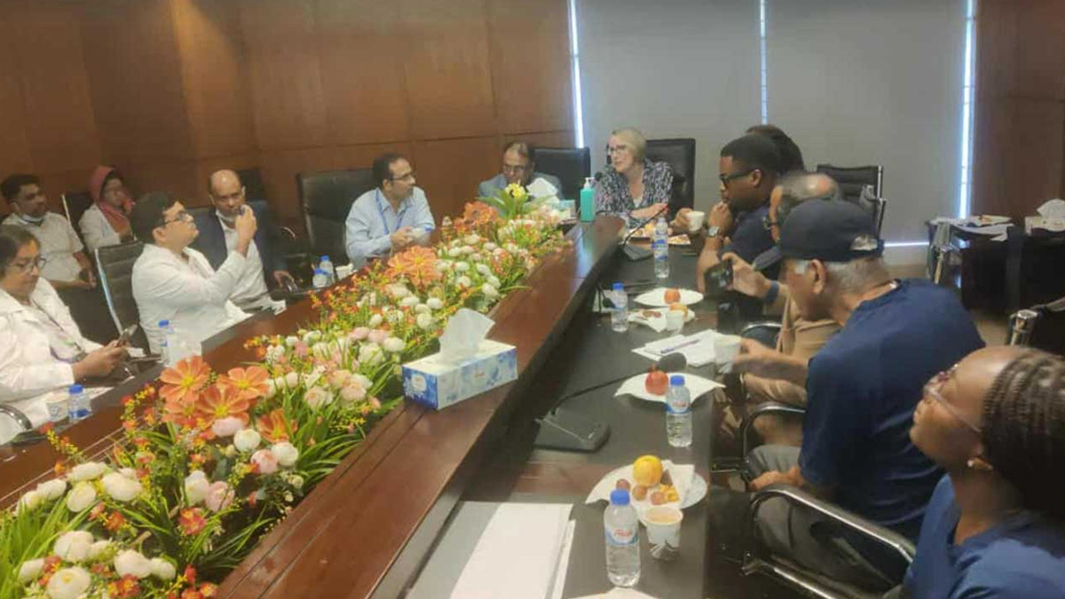 মাইলস্টোনে বিমান দুর্ঘটনায় আহতদের দেখতে বার্ণ ইনস্টিটিউটে ব্রিটিশ হাইকমিশনার