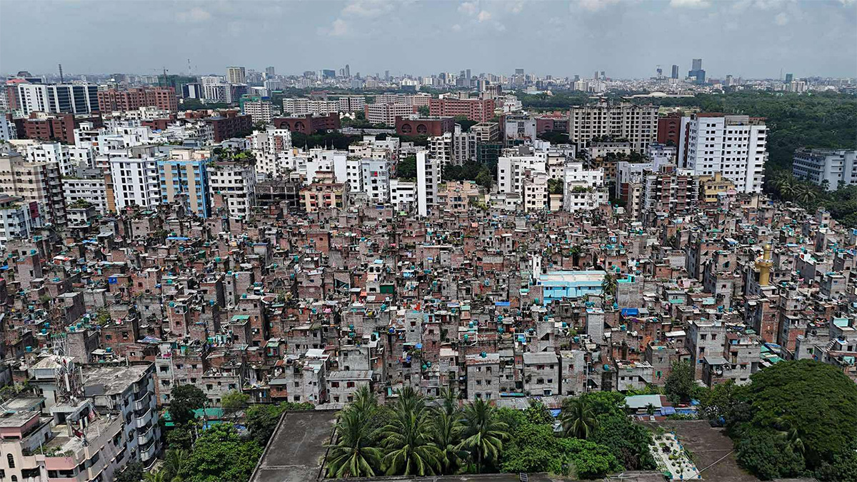 মোহাম্মদপুরে জেনেভা ক্যাম্পে সংঘর্ষ, নিহত ১