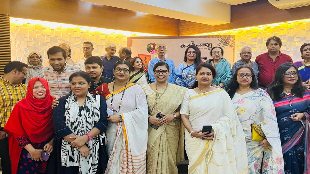 মনিজা রহমানের লেখায় উঠে আসে গহীন গল্পের ইতিহাস