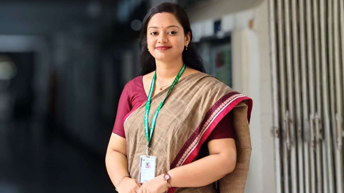 জাকসুর ছাত্রদল প্যানেলে বি ইউনিটের ভর্তি পরীক্ষায় প্রথম হওয়া মৌসুমী