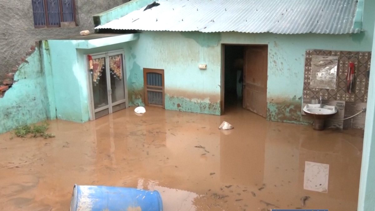 ভয়াবহ বন্যায় বিপর্যস্ত ভারত-পাকিস্তানের বিস্তীর্ণ অঞ্চল