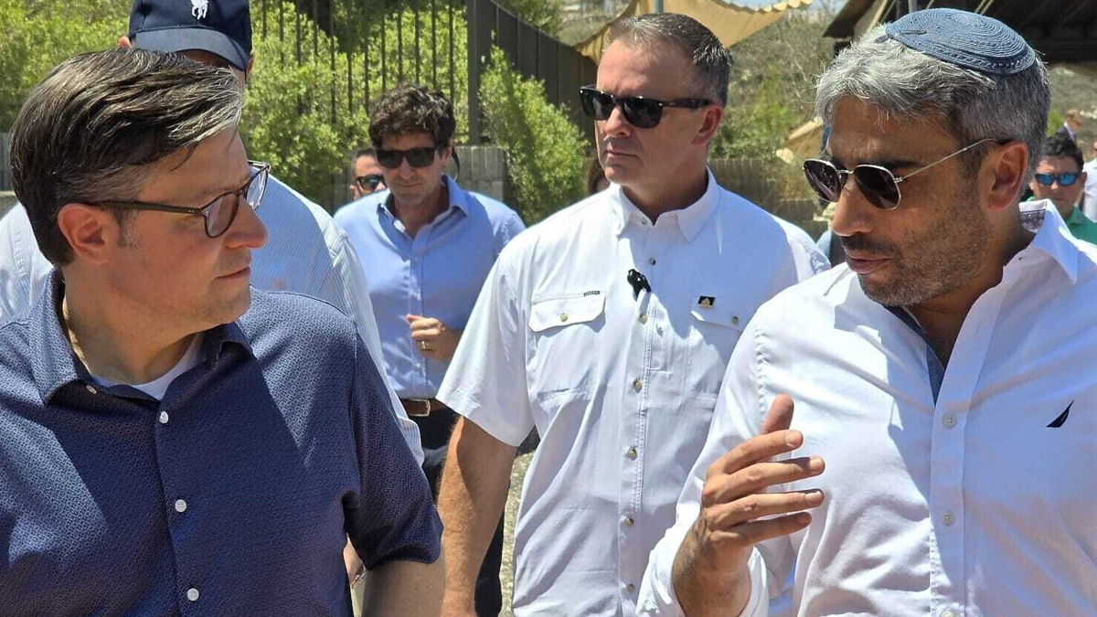 পশ্চিম তীরে ইসরায়েলি বসতি পরিদর্শনে গেলেন মার্কিন হাউস স্পিকার