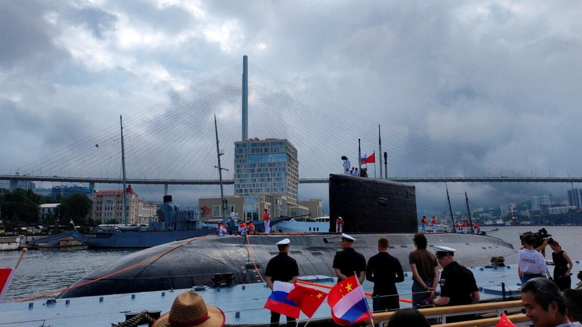 চীন ও রাশিয়ার যৌথ সামরিক মহড়া