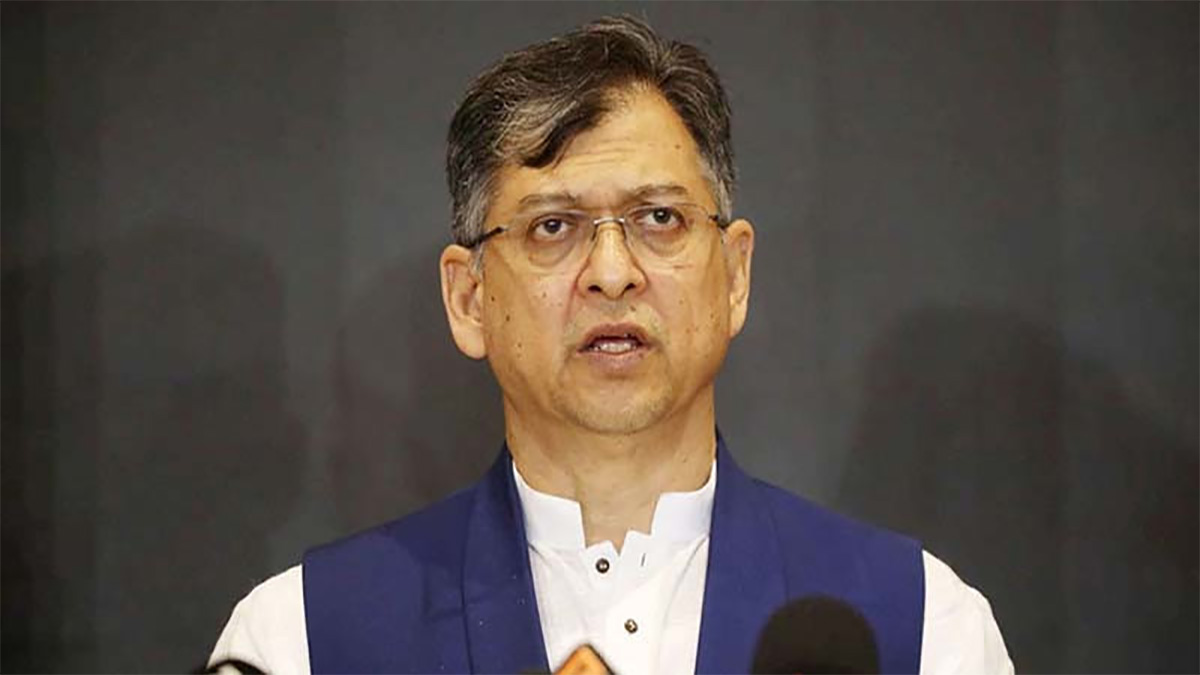 গুলশানের ঘটনায় উপদেষ্টা জড়িত কি না, স্পষ্ট করা দরকার: সালাহউদ্দিন আহমদ