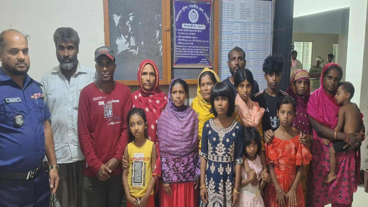 ভারতে আটক ১৫ বাংলাদেশিকে বিজিবির কাছে হস্তান্তর