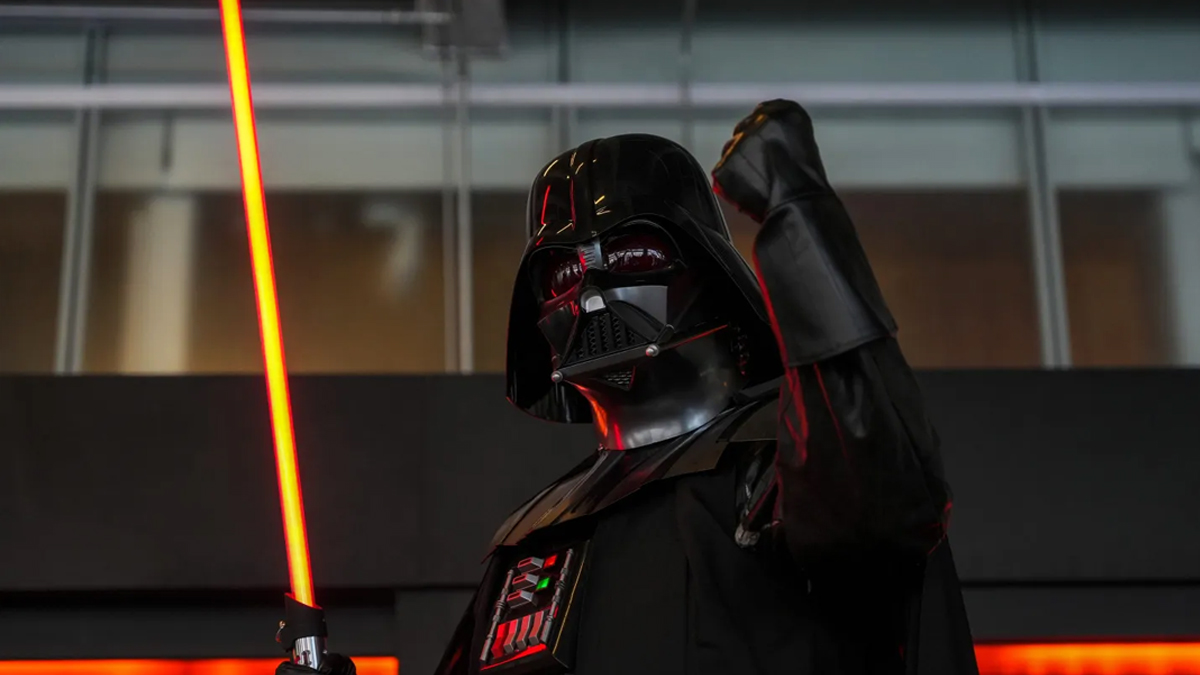 ‘দ্য এম্পায়ার স্ট্রাইকস ব্যাক’-এ ব্যবহৃত ডার্থ ভেডারের লাইটসেবার নিলামে
