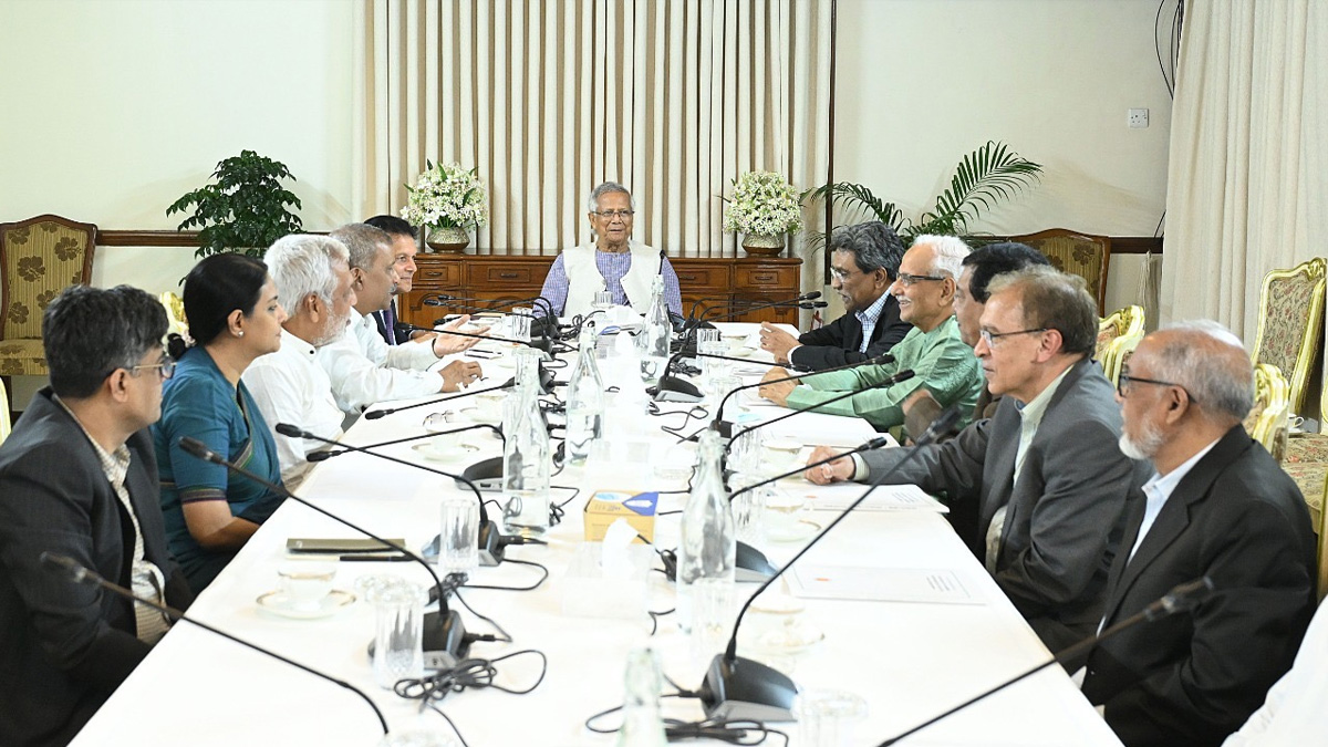 ফেব্রুয়ারির প্রথমার্ধে নির্বাচনের কোন বিকল্প আমাদের হাতে নেই: প্রধান উপদেষ্টা