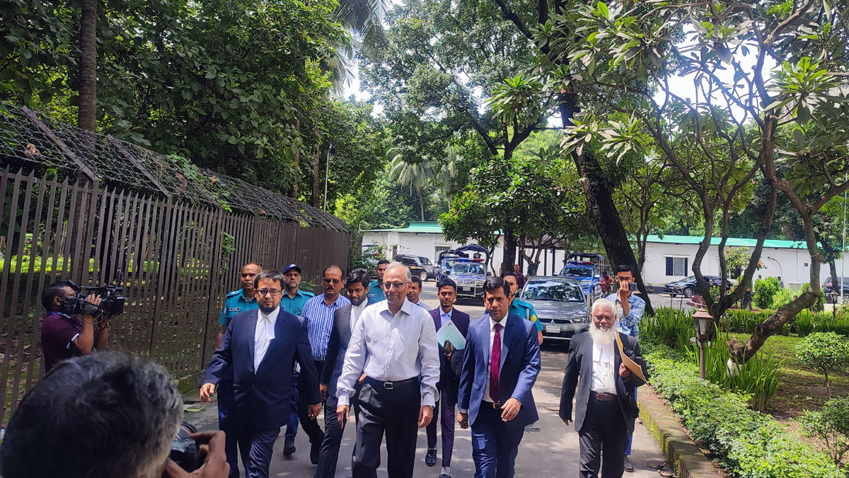 শেখ হাসিনার বিরুদ্ধে সাক্ষ্য দিতে ট্রাইব্যুনালে মাহমুদুর রহমান