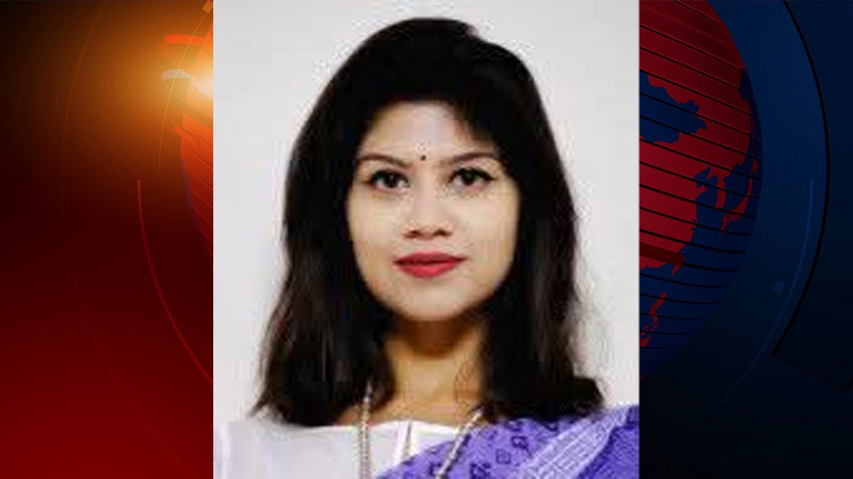 ৩৮ লাখ টাকা ঘুষ নেয়ার অভিযোগ, কর কর্মকর্তা মিতু সাময়িক বরখাস্ত