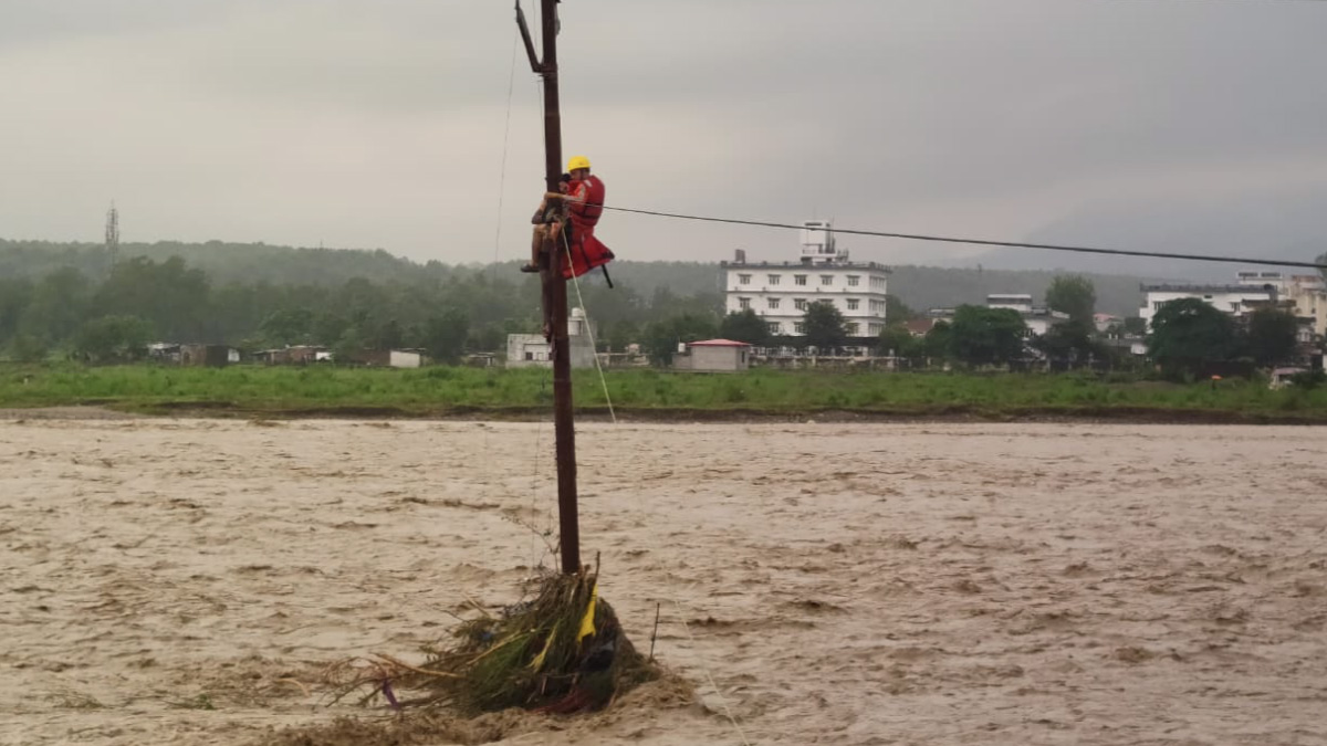 মেঘ বিস্ফোরণে ফের বিপর্যস্ত উত্তর ভারত, অন্তত ১৮ জনের প্রাণহানি