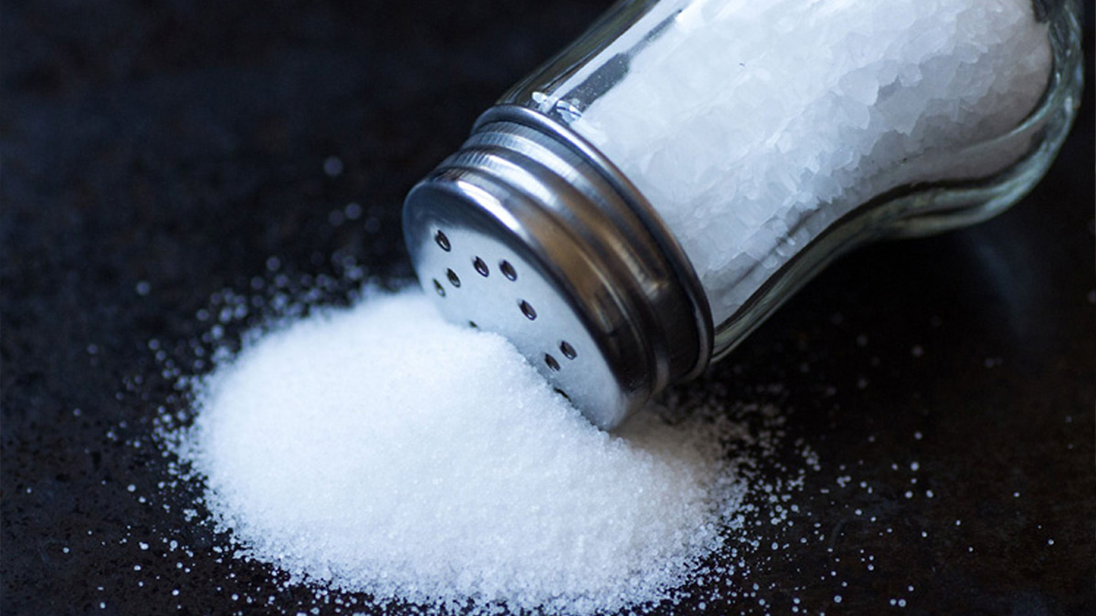 কম লবণ খাওয়াও কি বেশি লবণ খাওয়ার মতোই ক্ষতিকর?