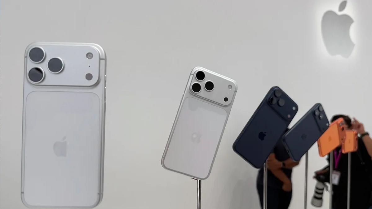 আইফোন ১৭ উন্মোচনের পর অ্যাপলের শেয়ারে বড় দরপতন, বাজারমূল্যে হারিয়েছে ১১২ বিলিয়ন ডলার