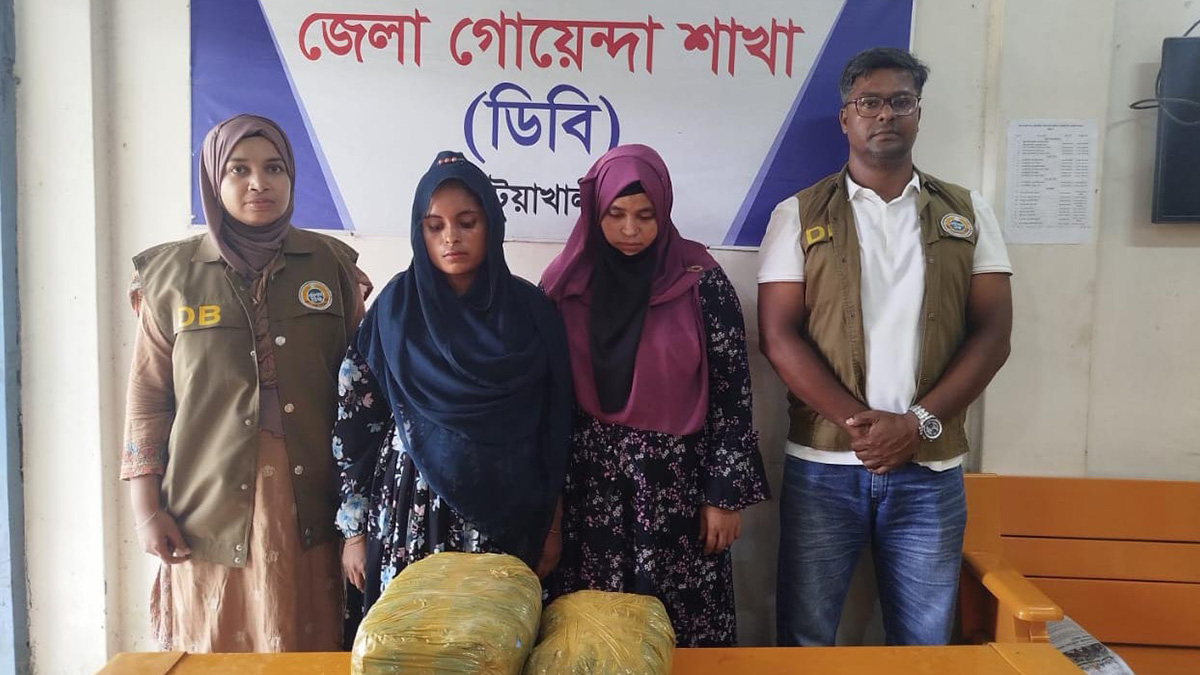 পটুয়াখালীতে ৩ কেজি গাজাসহ দুই নারী মাদক ব্যবসায়ী গ্রেফতার