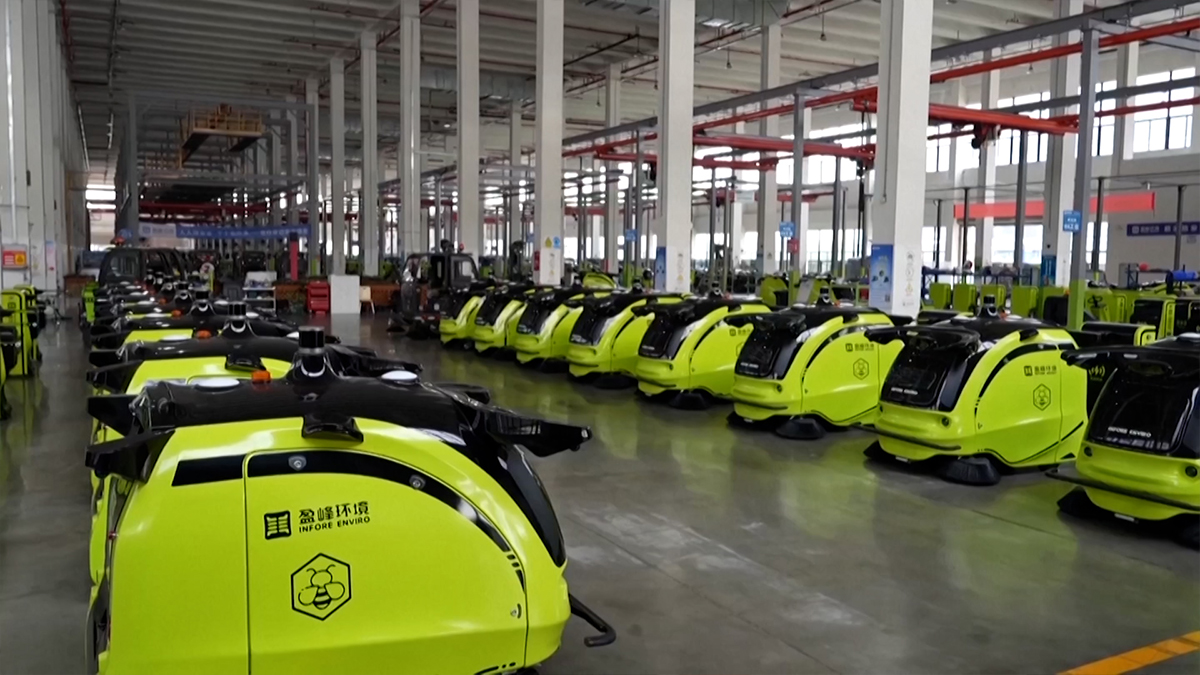 নগর পরিচ্ছন্নতায় কৃত্রিম বুদ্ধিমত্তাসম্পন্ন রোবট নিয়োগ দিয়েছে চীন