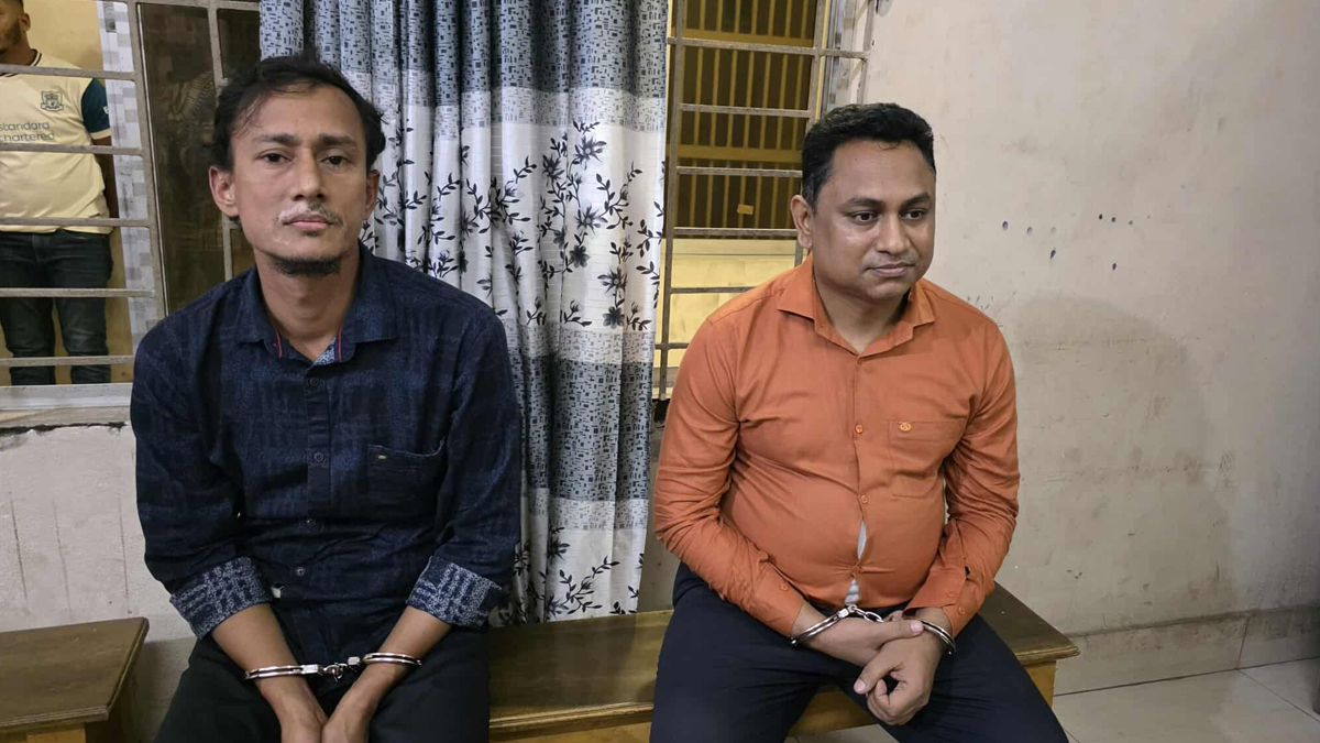 চট্টগ্রামে দুদকের ফাঁদে ঘুষের টাকাসহ হাতেনাতে ধরা সহকারী রাজস্ব কর্মকর্তা