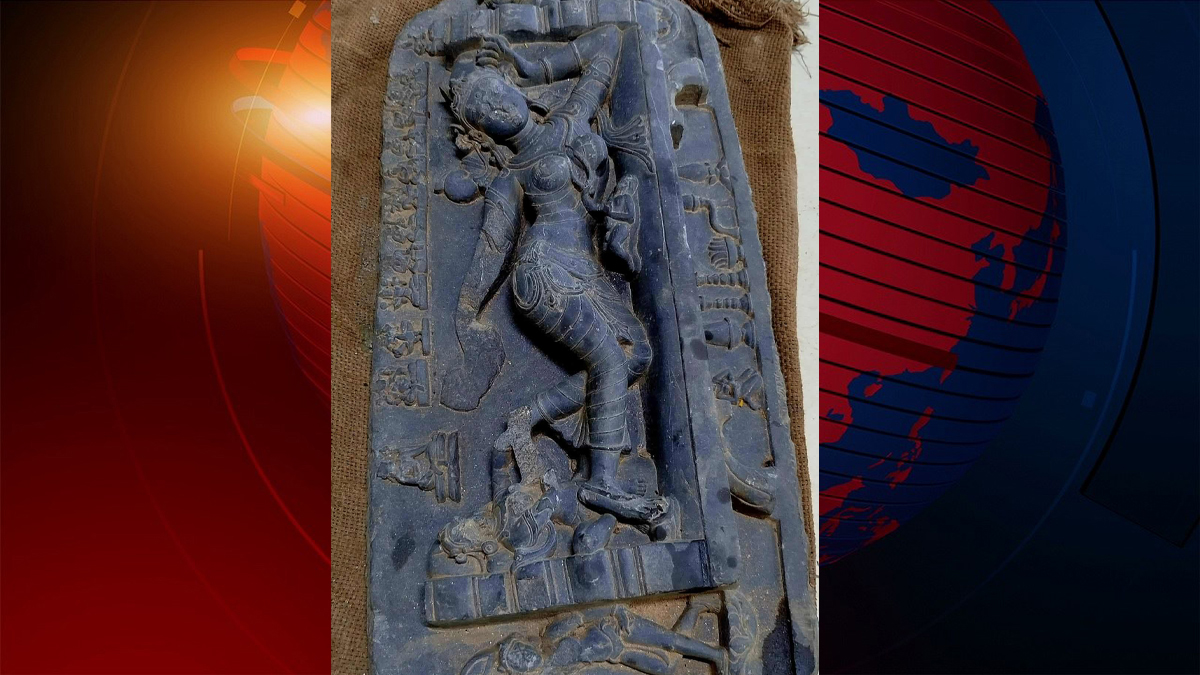 গোবিন্দগঞ্জে কোটি টাকা মূল্যের কষ্টি পাথরের মূর্তি উদ্ধার, আটক ৩