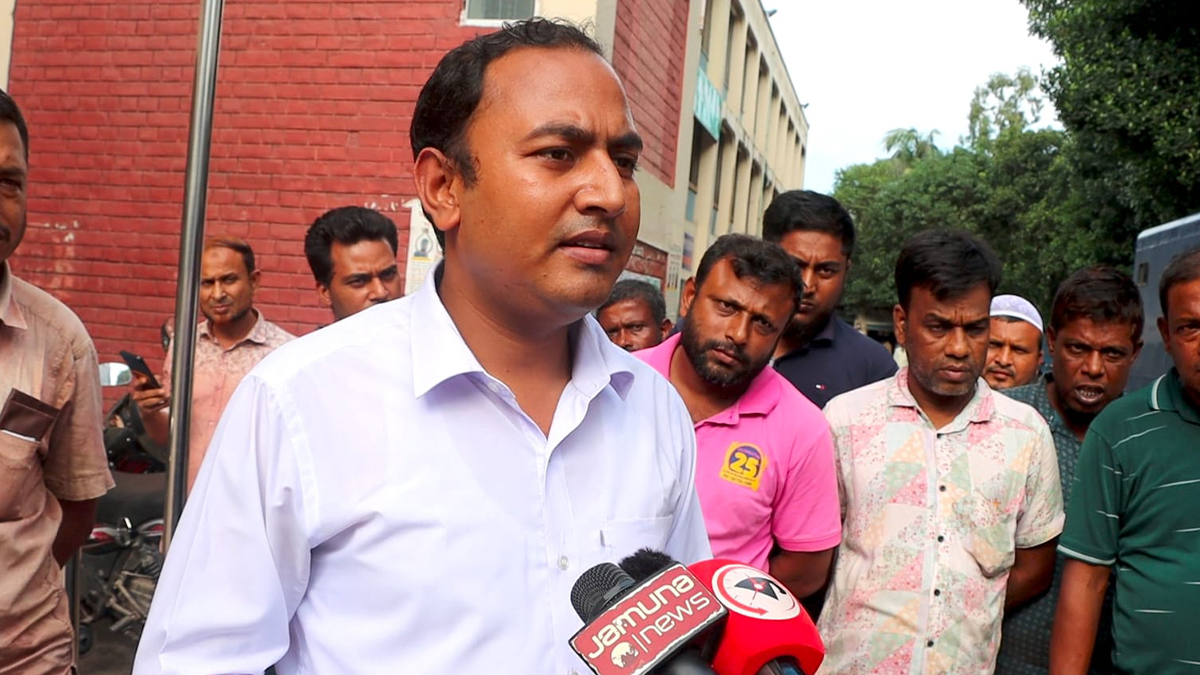 গাইবান্ধায় প্রাপ্তবয়স্ক আসামিকে শিশু দেখিয়ে জামিন, আইনজীবীর বিরুদ্ধে মামলা