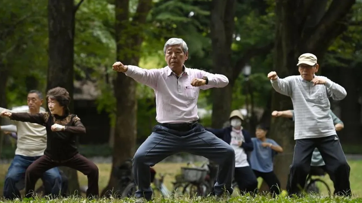 জাপানে ১০০ বছর বয়সী মানুষের সংখ্যা প্রায় এক লাখ