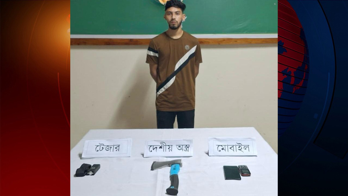 মেহেরপুরে সেনাবাহিনীর অভিযান, দেশীয় অস্ত্রসহ যুবক আটক