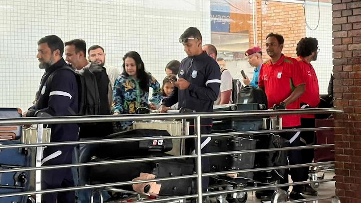 নেপাল থেকে ঢাকার উদ্দেশে রওনা দিয়েছে বাংলাদেশ ফুটবল দল